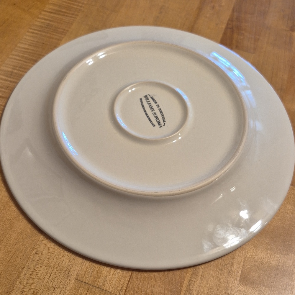 William Sonoma Belvedere Cream Dinner Plate 11.5 Inches Ceramic Made In Portugal - Picture 3 of 8